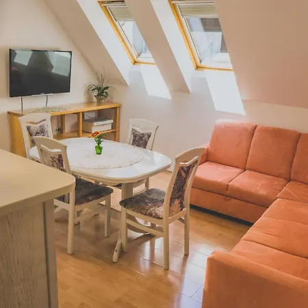 アパート Comfortable With Mountain View - One Bedroom