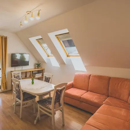 アパート Comfortable With Mountain View - One Bedroom *