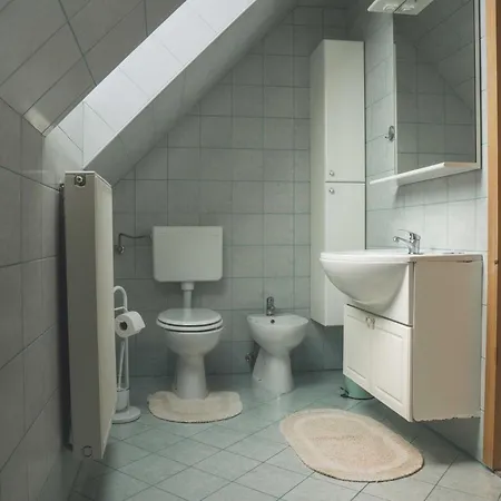 Comfortable With Mountain View - One Bedroom Lägenhet *